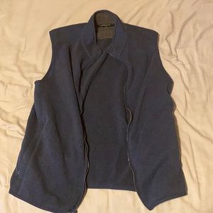 Vineyard vines vest. Dark blue. Never worn.